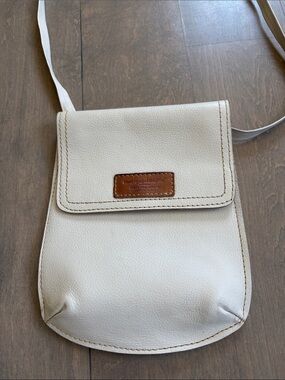 Leather made in Costa Rica CUEROPAPEL&TIJERA crossbody bag